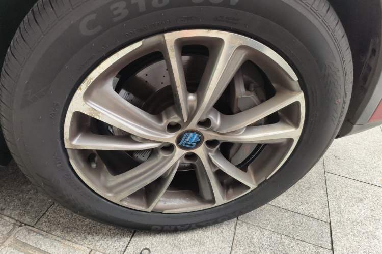 Used BYD Tang New Energy 2019 DM 2.0T All-Wheel Drive Smart Connectivity Enjoyment Model 7 Seats China VI Standard Right Front Wheel Hub
