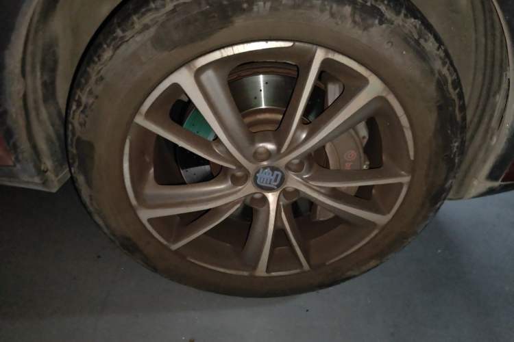 Used BYD Tang New Energy 2019 DM 2.0T All-Wheel Drive Smart Connectivity Enjoyment Model 7 Seats China VI Standard Right Front Wheel Hub