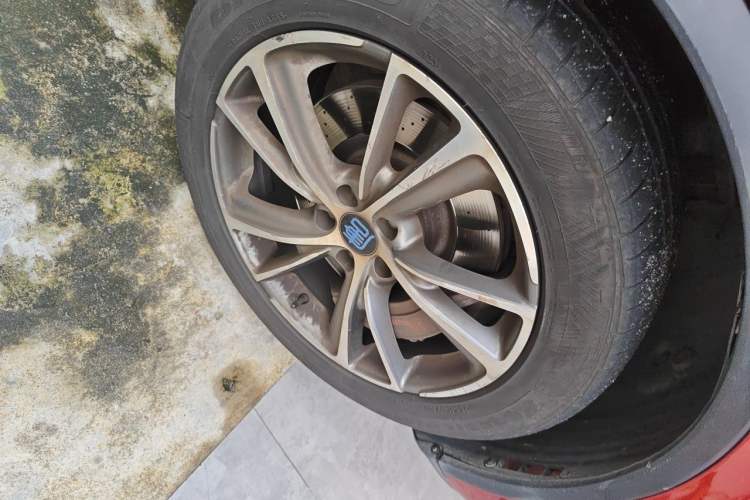 Used BYD Tang New Energy 2019 DM 2.0T All-Wheel Drive Smart Connectivity Enjoyment Model 7 Seats China VI Standard Right Front Wheel Hub