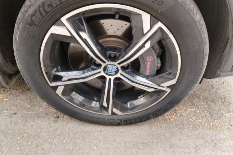 Used BYD Tang New Energy 2019 EV600D Four-Wheel Drive Smart Connectivity Leading Model Right Front Wheel Hub