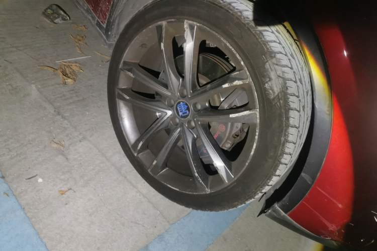 Used BYD Tang New Energy 2019 DM 2.0T All-Wheel Drive Connected Leading Model 7 Seats China VI Standard Right Front Wheel Hub