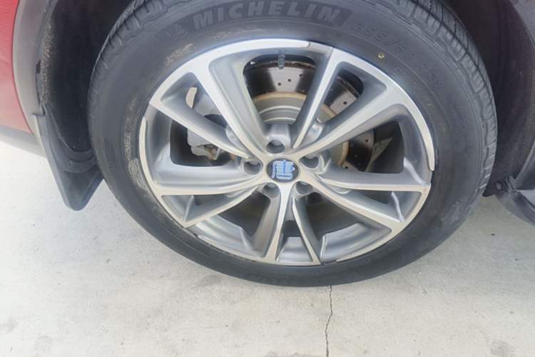 Used BYD Tang New Energy 2019 DM 2.0T All-Wheel Drive Smart Connectivity Enjoyment Model 7 Seats China VI Standard Right Rear Wheel Hub
