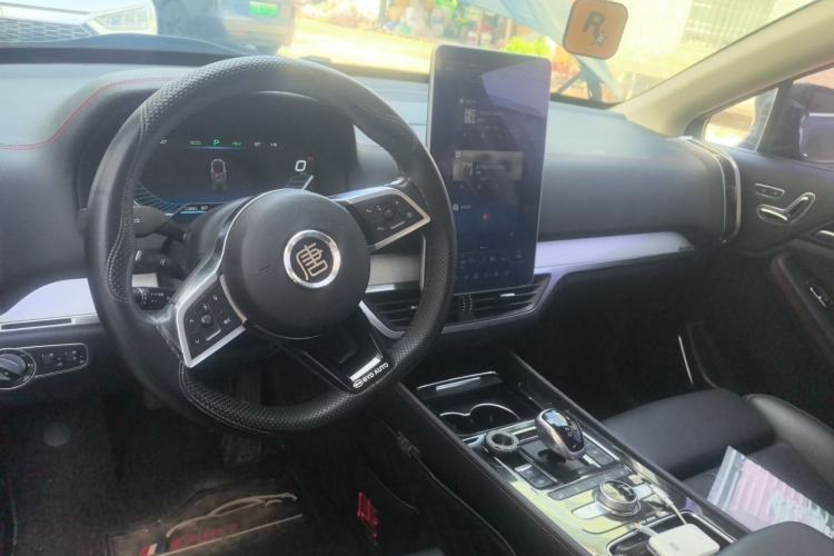 Used BYD Tang New Energy 2019 DM 2.0T All-Wheel Drive Connected Leading Model 7 Seats China VI Standard Center Console