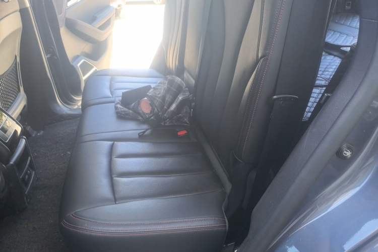 Used BYD Tang New Energy 2019 DM 2.0T All-Wheel Drive Connected Leading Model 7 Seats China VI Standard Left Rear Seat