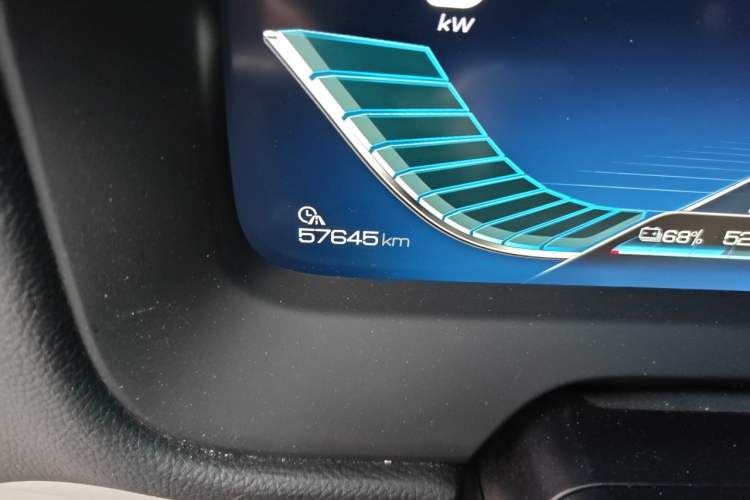 Used BYD Tang New Energy 2019 DM 2.0T All-Wheel Drive Smart Connectivity Enjoyment Model 7 Seats China VI Standard Odometer Close Up