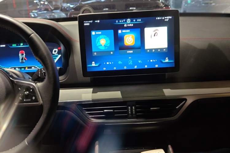 Used BYD Tang New Energy 2019 DM 2.0T All-Wheel Drive Smart Connectivity Enjoyment Model 7 Seats China VI Standard Audio And AC Panel