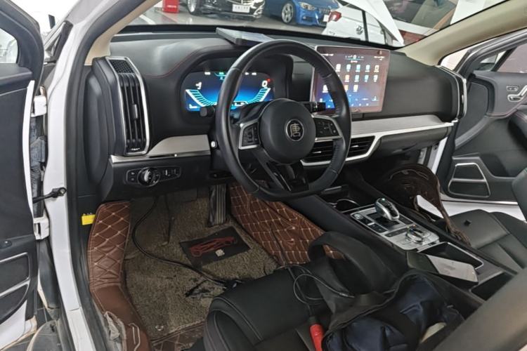 Used BYD Tang New Energy 2019 DM 2.0T All-Wheel Drive Smart Connectivity Enjoyment Model 7 Seats China VI Standard Center Console