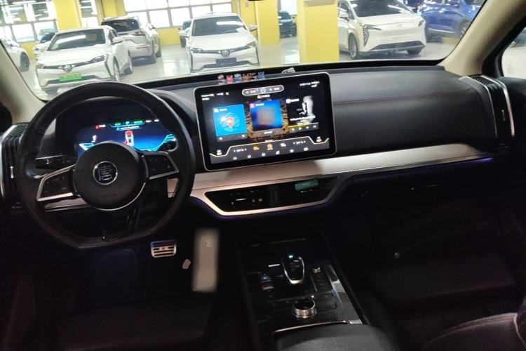 Used BYD Tang New Energy 2019 EV600D Four-Wheel Drive Smart Connect Genesis Edition Center Console