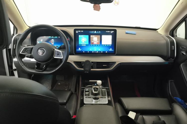 Used BYD Tang New Energy 2019 EV600D Four-Wheel Drive Smart Connect Genesis Edition Center Console