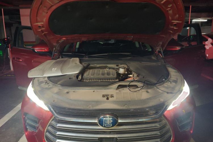 Used BYD Tang New Energy 2019 DM 2.0T All-Wheel Drive Connected Leading Model 7 Seats China VI Standard Engine Bay
