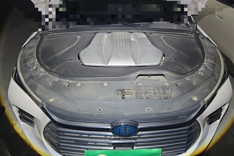 Used BYD Tang New Energy 2019 DM 2.0T All-Wheel Drive Connected Leading Model 7 Seats China VI Standard Engine Bay