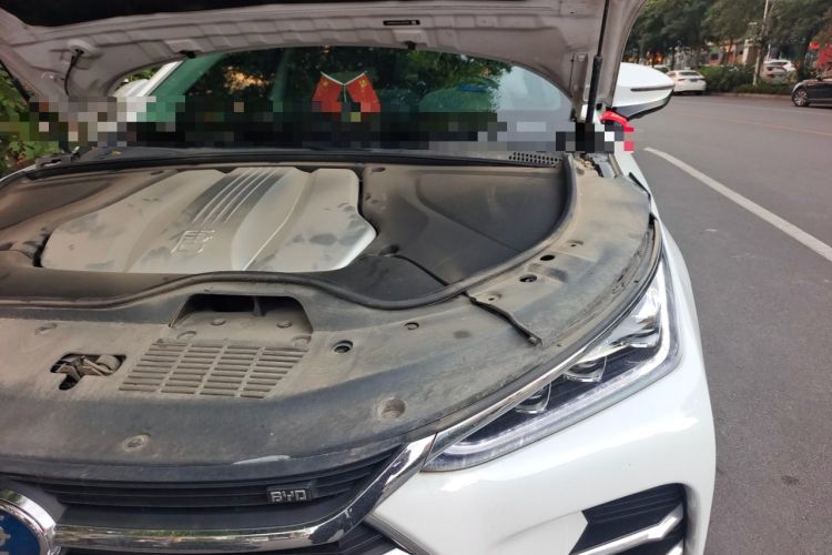 Used BYD Tang New Energy 2019 DM 2.0T All-Wheel Drive Connected Leading Model 7 Seats China VI Standard Engine Bay Left