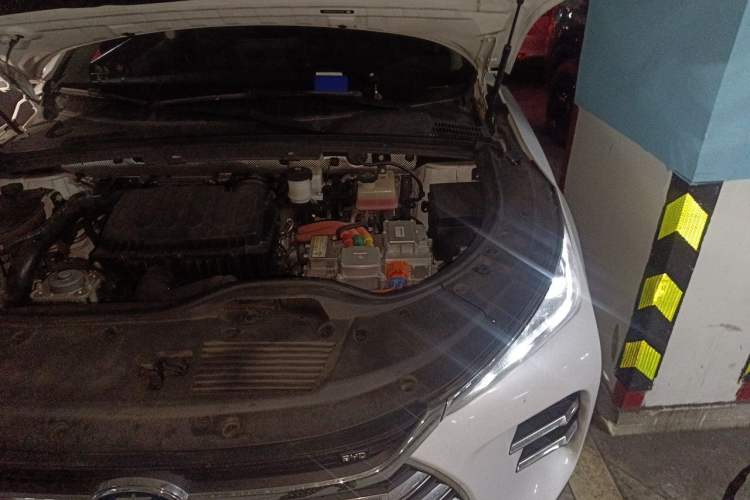 Used BYD Tang New Energy 2019 DM 2.0T All-Wheel Drive Smart Connectivity Enjoyment Model 7 Seats China VI Standard Engine Bay Left