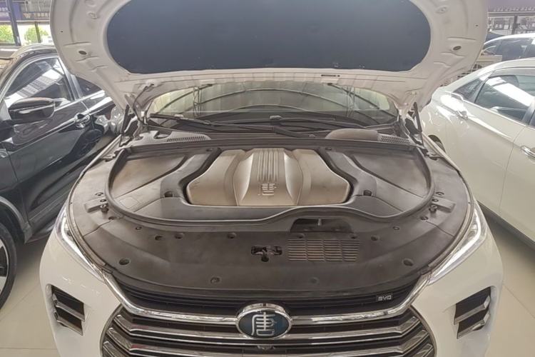 Used BYD Tang New Energy 2019 DM 2.0T All-Wheel Drive Connected Leading Model 7 Seats China VI Standard Engine Bay