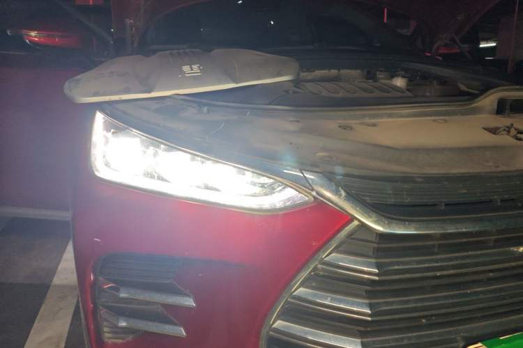 Used BYD Tang New Energy 2019 DM 2.0T All-Wheel Drive Connected Leading Model 7 Seats China VI Standard Engine Bay Right