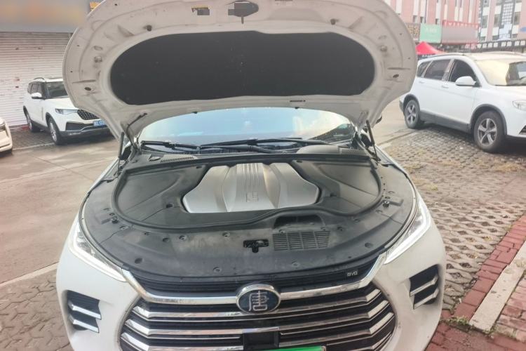 Used BYD Tang New Energy 2019 DM 2.0T All-Wheel Drive Connected Innovation Edition 7 Seats China VI Standard Engine Bay