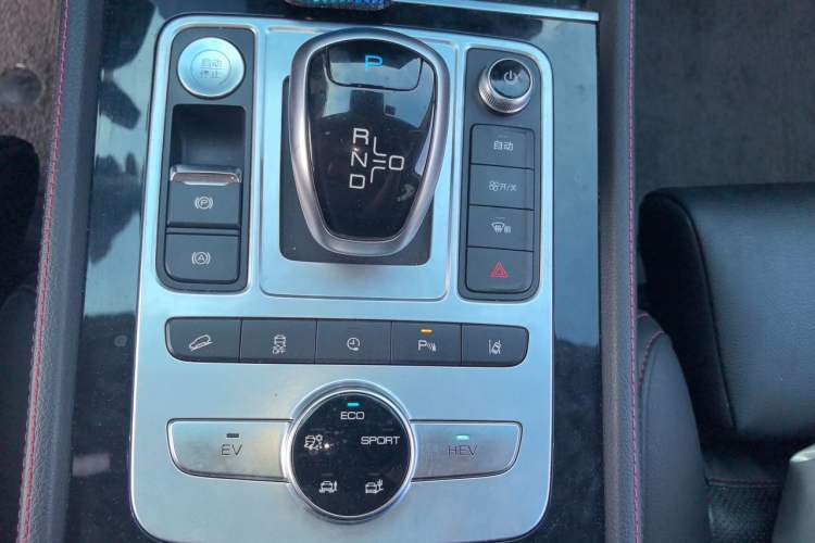 Used BYD Tang New Energy 2019 DM 2.0T All-Wheel Drive Connected Innovation Edition 7 Seats China VI Standard Gear Lever