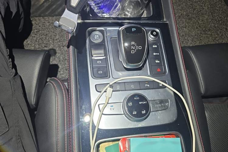 Used BYD Tang New Energy 2019 DM 2.0T All-Wheel Drive Connected Leading Model 7 Seats China VI Standard Gear Lever