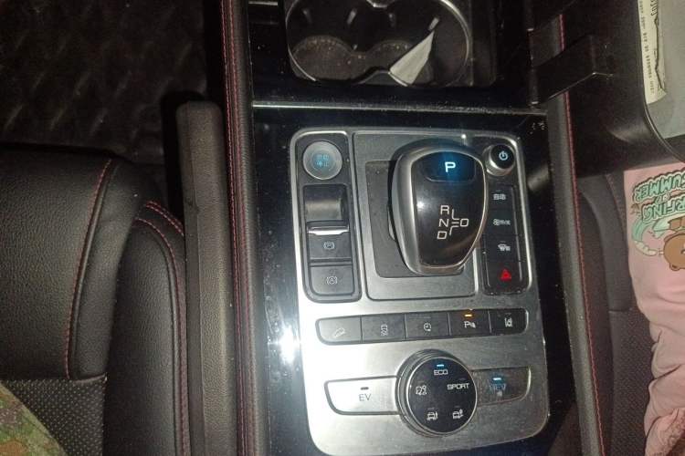 Used BYD Tang New Energy 2019 DM 2.0T All-Wheel Drive Smart Connectivity Enjoyment Model 7 Seats China VI Standard Gear Lever