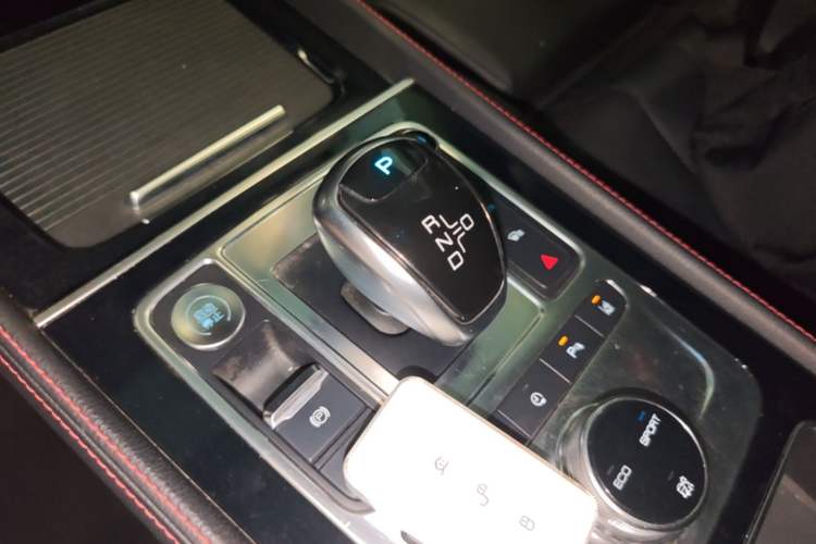 Used BYD Tang New Energy 2019 EV600D Four-Wheel Drive Smart Connectivity Leading Model Gear Lever