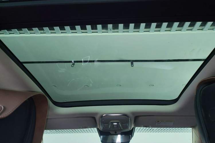 Used BYD Tang New Energy 2019 EV600D Four-Wheel Drive Smart Connect Genesis Edition Headliner