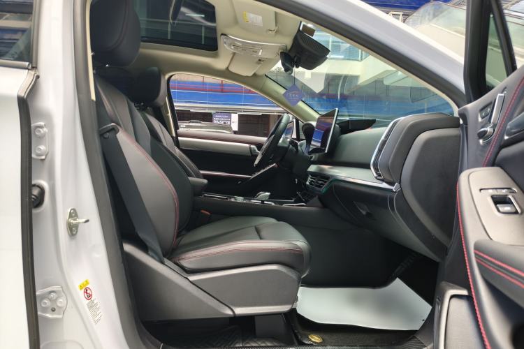 Used BYD Tang New Energy 2019 DM 2.0T All-Wheel Drive Smart Connectivity Enjoyment Model 7 Seats China VI Standard Interior 3