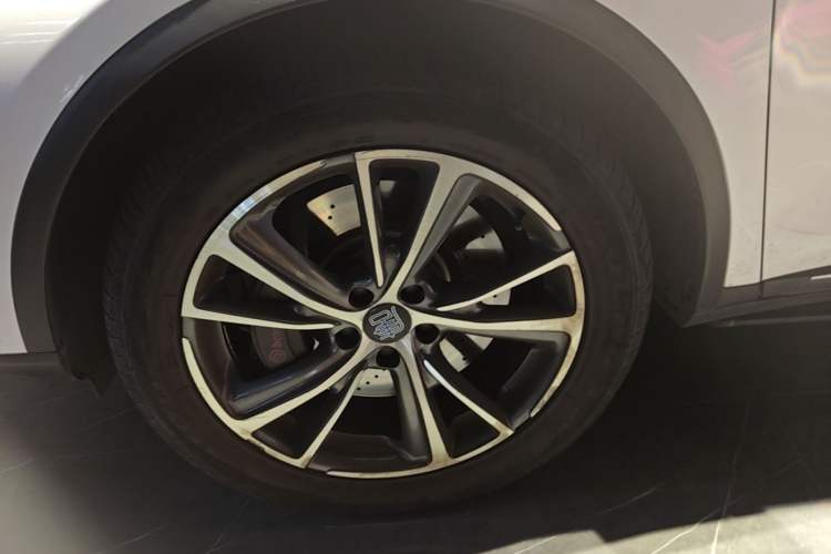 Used BYD Tang New Energy 2019 DM 2.0T All-Wheel Drive Smart Connectivity Enjoyment Model 7 Seats China VI Standard Left Front Wheel Hub