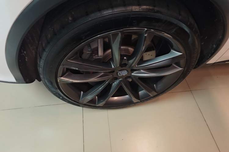 Used BYD Tang New Energy 2019 EV600D Four-Wheel Drive Smart Connectivity Leading Model Left Front Wheel Hub