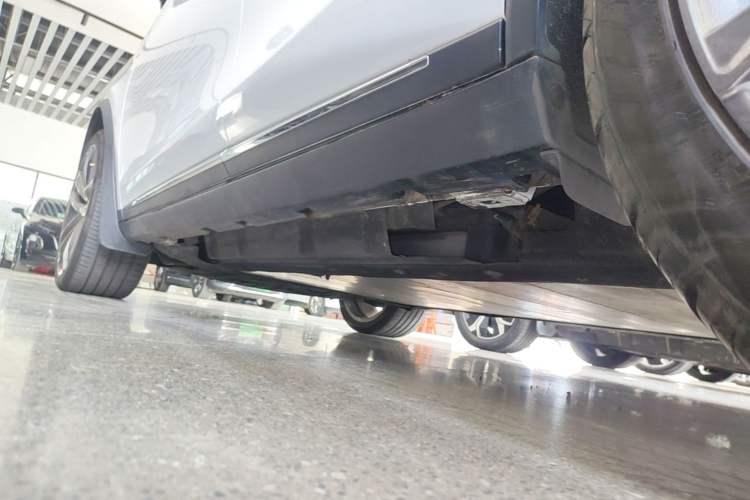 Used BYD Tang New Energy 2019 EV600D Four-Wheel Drive Smart Connect Genesis Edition Left Side Sill