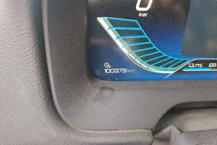 Used BYD Tang New Energy 2019 DM 2.0T All-Wheel Drive Connected Leading Model 7 Seats China VI Standard Odometer Close Up