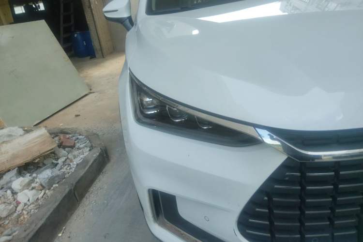 Used BYD Tang New Energy 2019 EV600D Four-Wheel Drive Smart Connect Genesis Edition Right Front Headlight