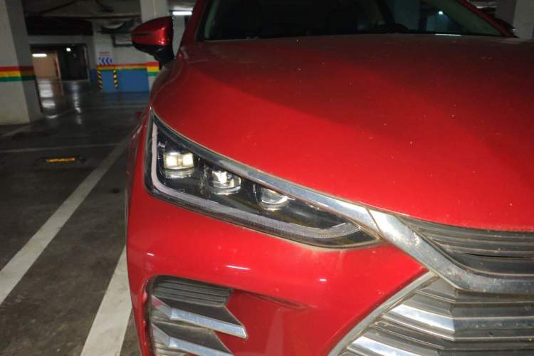 Used BYD Tang New Energy 2019 DM 2.0T All-Wheel Drive Connected Leading Model 7 Seats China VI Standard Right Front Headlight