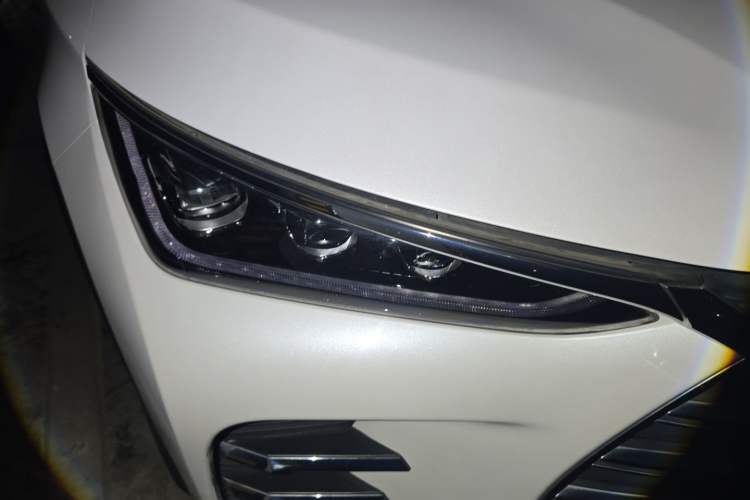 Used BYD Tang New Energy 2019 DM 2.0T All-Wheel Drive Connected Leading Model 7 Seats China VI Standard Right Front Headlight