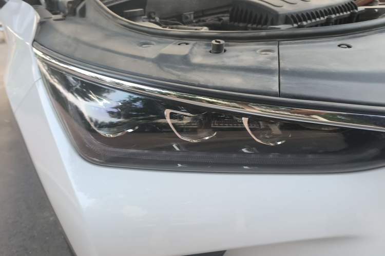 Used BYD Tang New Energy 2019 DM 2.0T All-Wheel Drive Smart Connectivity Enjoyment Model 7 Seats China VI Standard Right Front Headlight