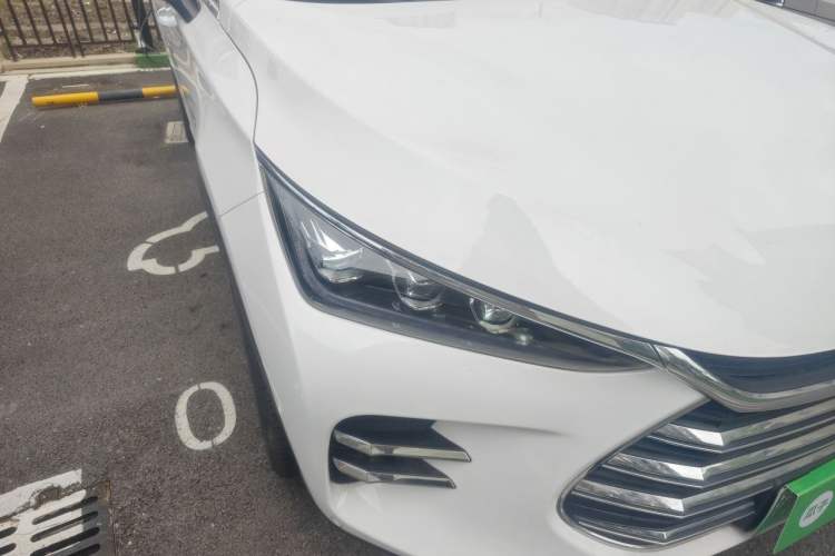Used BYD Tang New Energy 2019 DM 2.0T All-Wheel Drive Smart Connectivity Enjoyment Model 7 Seats China VI Standard Right Front Headlight