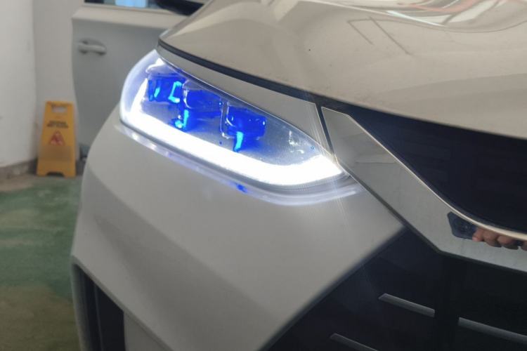 Used BYD Tang New Energy 2019 EV600D Four-Wheel Drive Smart Connect Genesis Edition Right Front Headlight