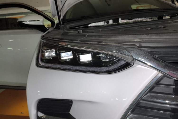 Used BYD Tang New Energy 2019 DM 2.0T All-Wheel Drive Smart Connect & Enjoyment Model 6 Seats China VI Standard Right Front Headlight