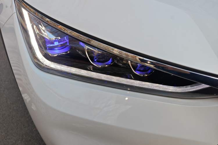 Used BYD Tang New Energy 2019 EV600D Four-Wheel Drive Smart Connectivity Leading Model Right Front Headlight
