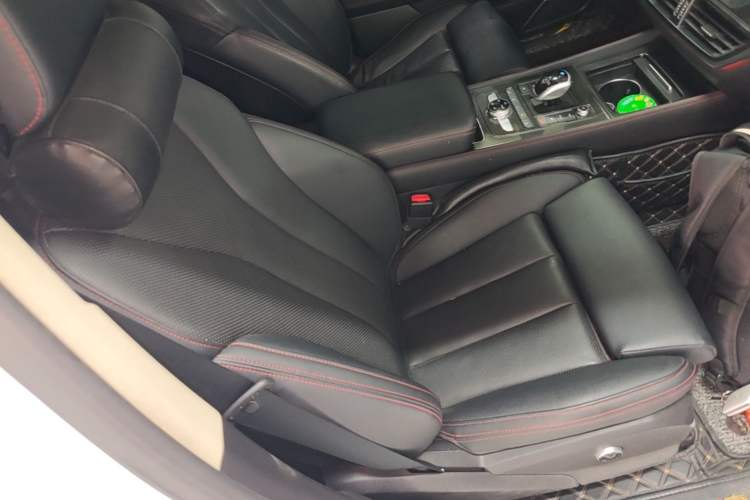 Used BYD Tang New Energy 2019 DM 2.0T All-Wheel Drive Connected Leading Model 7 Seats China VI Standard Right Front Seat