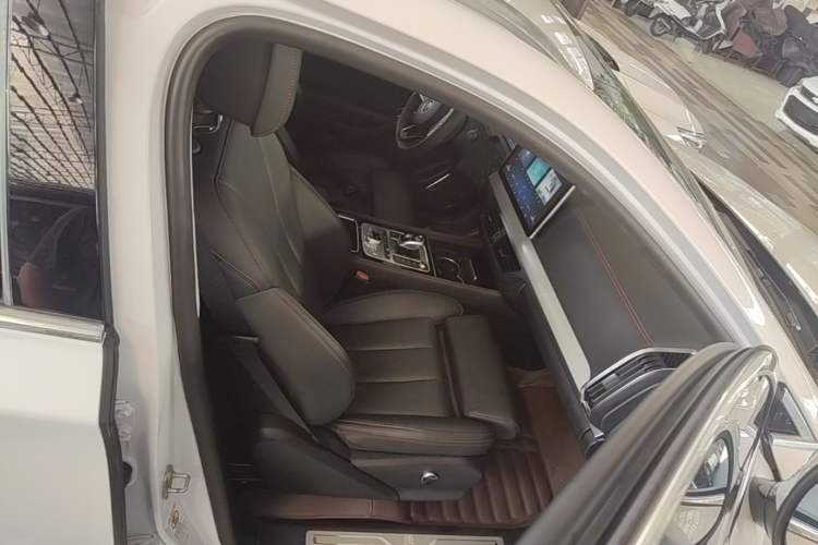 Used BYD Tang New Energy 2019 DM 2.0T All-Wheel Drive Connected Leading Model 7 Seats China VI Standard Right Front Seat