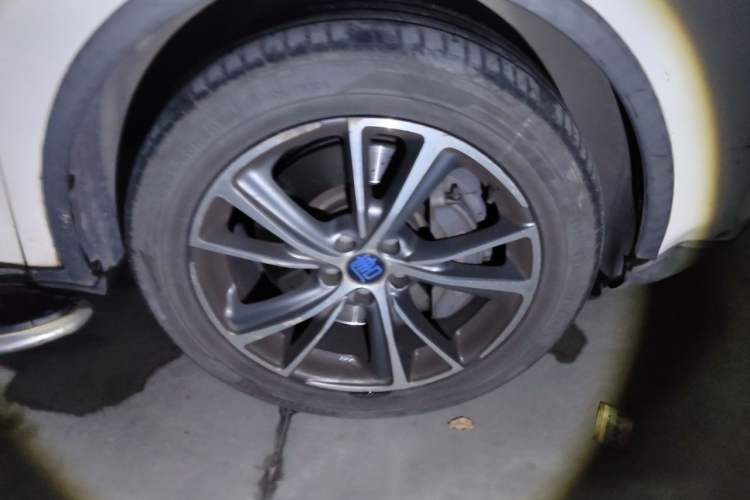 Used BYD Tang New Energy 2019 DM 2.0T All-Wheel Drive Smart Connectivity Enjoyment Model 7 Seats China VI Standard Right Front Wheel Hub