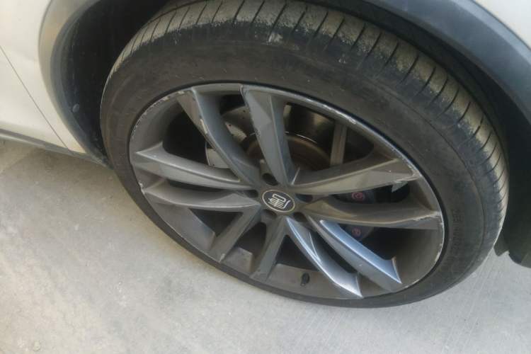 Used BYD Tang New Energy 2019 EV600D Four-Wheel Drive Smart Connect Genesis Edition Right Front Wheel Hub