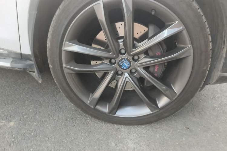 Used BYD Tang New Energy 2019 DM 2.0T All-Wheel Drive Smart Connectivity Enjoyment Model 7 Seats China VI Standard Right Front Wheel Hub