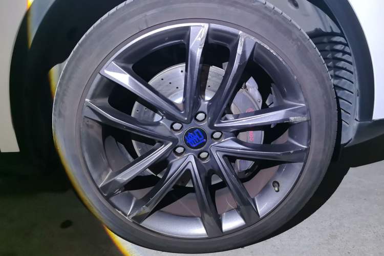 Used BYD Tang New Energy 2019 DM 2.0T All-Wheel Drive Connected Innovation Edition 7 Seats China VI Standard Right Front Wheel Hub