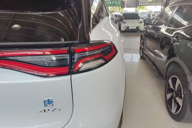 Used BYD Tang New Energy 2019 DM 2.0T All-Wheel Drive Connected Leading Model 7 Seats China VI Standard Right Rear Taillight