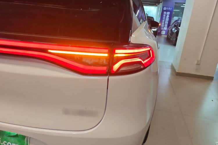 Used BYD Tang New Energy 2019 EV600D Four-Wheel Drive Smart Connectivity Leading Model Right Rear Taillight