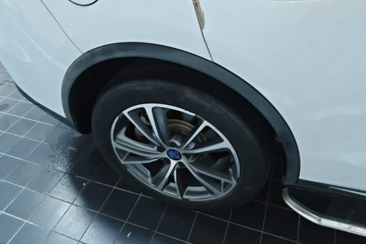 Used BYD Tang New Energy 2019 DM 2.0T All-Wheel Drive Smart Connectivity Enjoyment Model 7 Seats China VI Standard Right Rear Wheel Hub