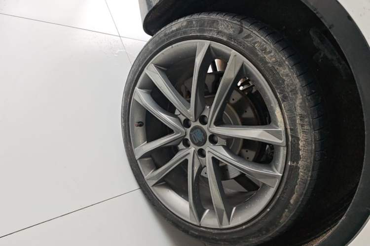 Used BYD Tang New Energy 2019 DM 2.0T All-Wheel Drive Connected Leading Model 7 Seats China VI Standard Right Rear Wheel Hub