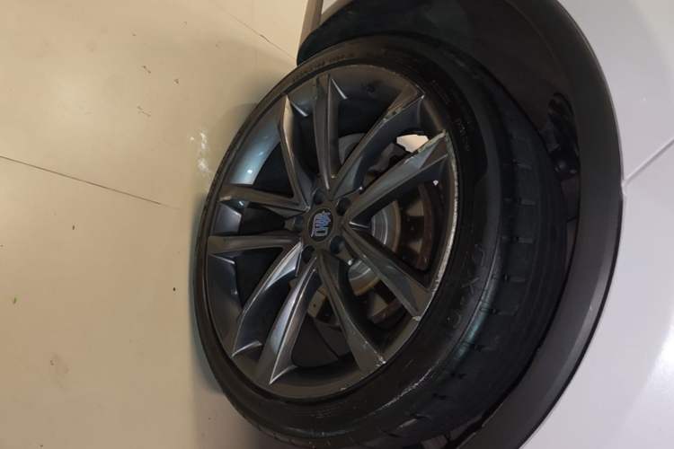 Used BYD Tang New Energy 2019 EV600D Four-Wheel Drive Smart Connectivity Leading Model Right Rear Wheel Hub