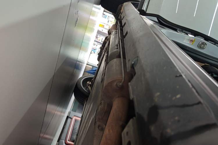 Used BYD Tang New Energy 2019 DM 2.0T All-Wheel Drive Connected Leading Model 7 Seats China VI Standard Right Side Sill